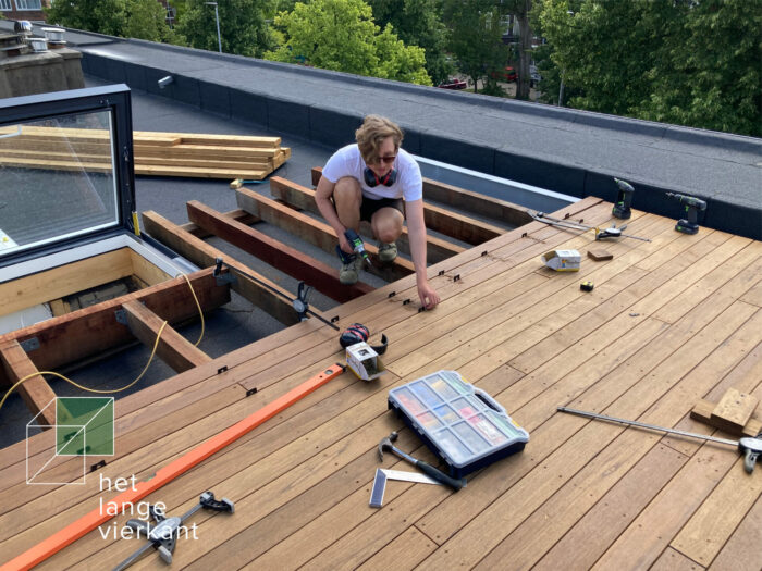 Dakterras het lange vierkant